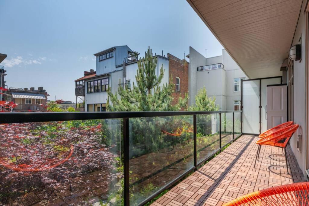 Clean 3Rd Floor Executive 1 Bedroom Apt In Old Town China Town 빅토리아 외부 사진