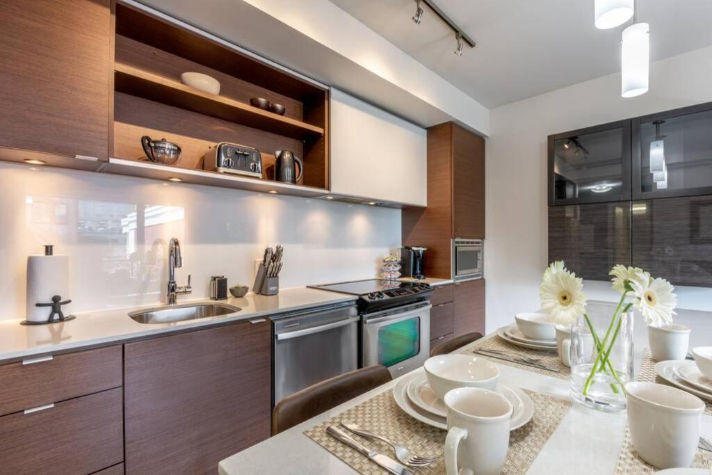 Clean 3Rd Floor Executive 1 Bedroom Apt In Old Town China Town 빅토리아 외부 사진