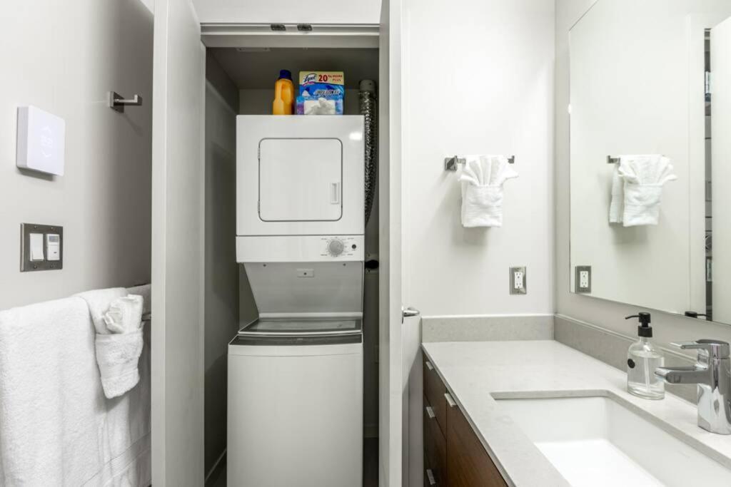 Clean 3Rd Floor Executive 1 Bedroom Apt In Old Town China Town 빅토리아 외부 사진